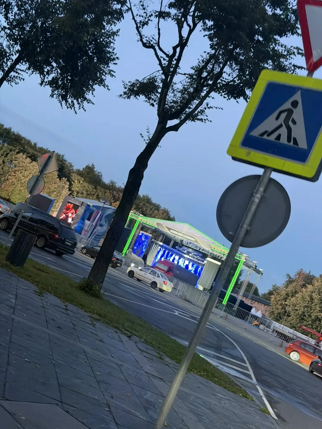 С 21 по 23 августа с 16:00 до 22:00 будет перекрыто движение автотранспорта по площади ...
