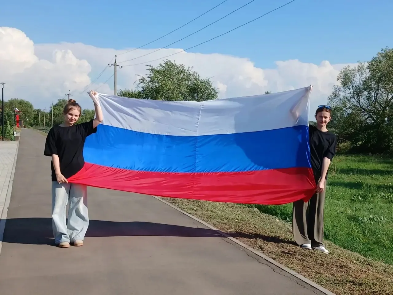 🇷🇺 Молодёжь Калининского сельского поселения — за единство и патриотизм!