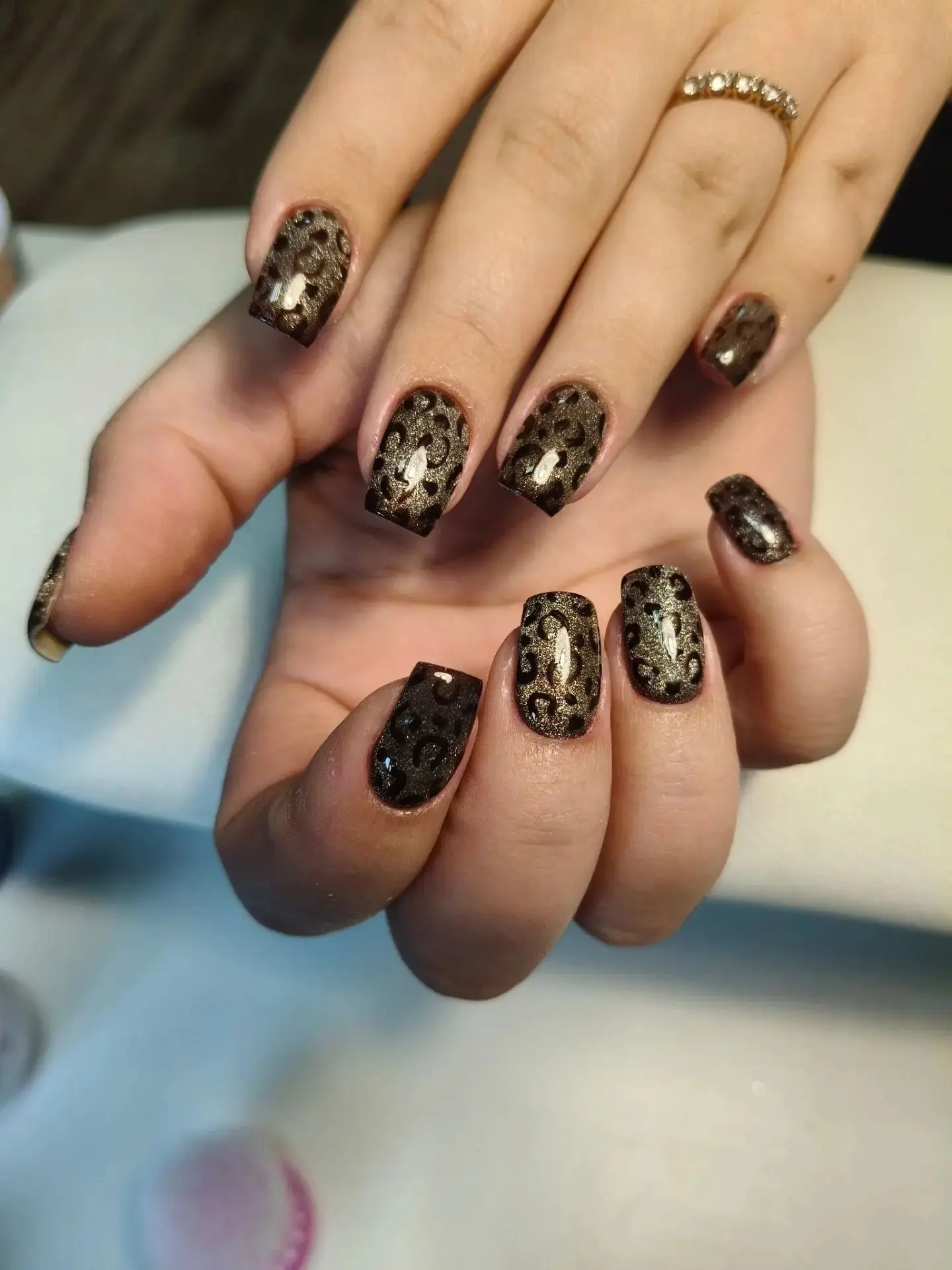 Дорогие девочки❤, приглашаю вас на маникюр, который держится 4 недели 💅.  Инструменты ...