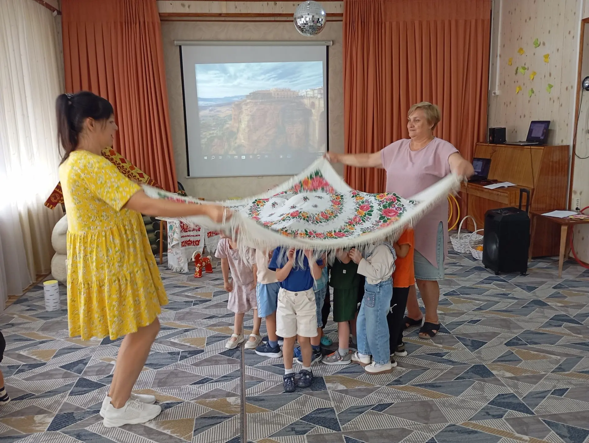 ☀«Волшебный платок» — играем и учимся безопасности!