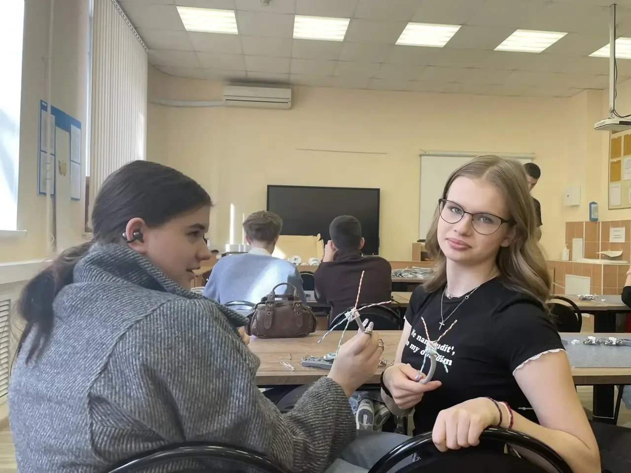 Знакомство с профессией 💼  👣 Вчера ученики 9 класса «Э» вместе с классным руководителем Оксаной Юрье