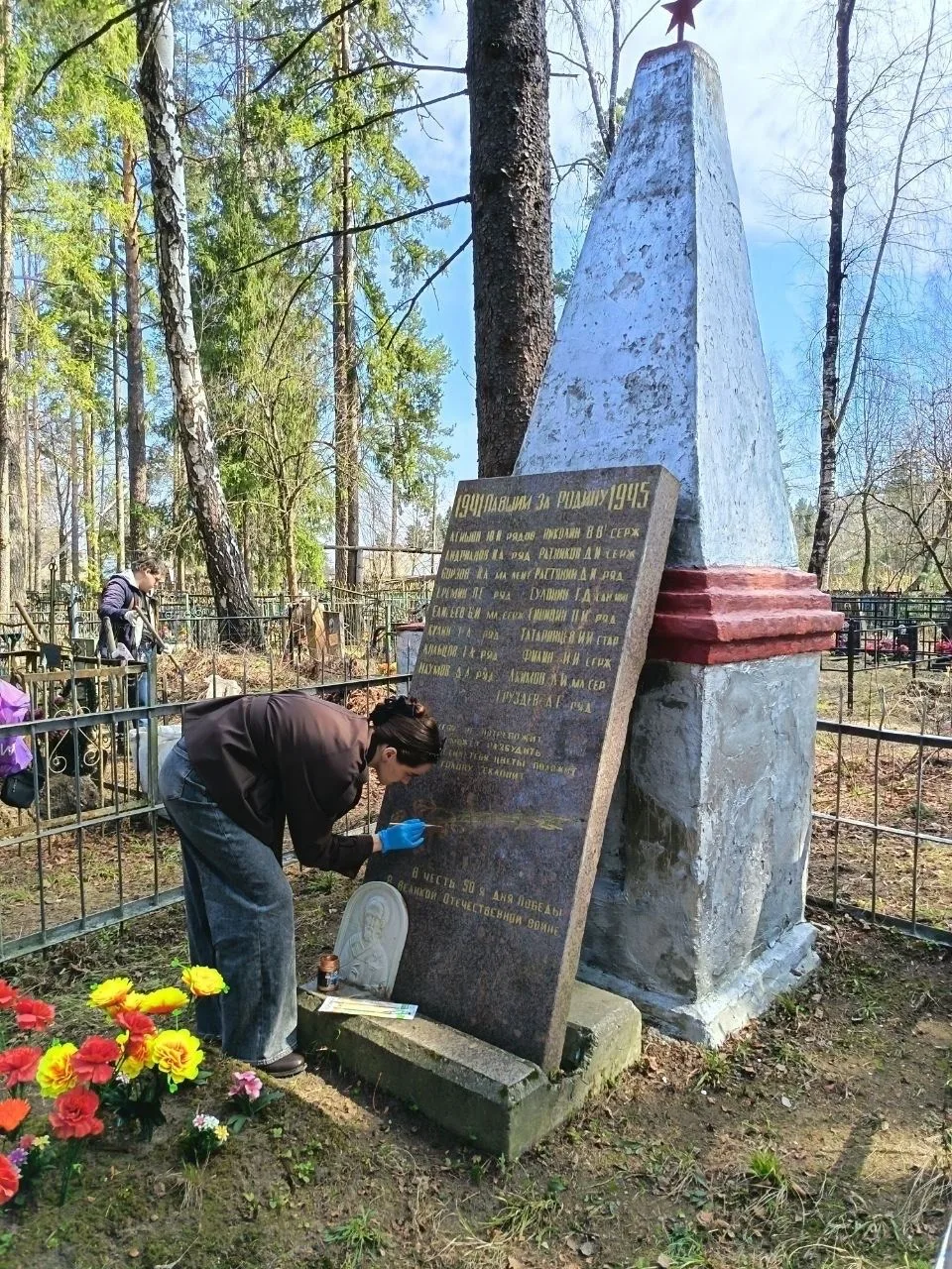 🌱Декада чистоты Во всех учреждениях соцзащиты прошли первые субботники. Сотрудники дружно вышли на у