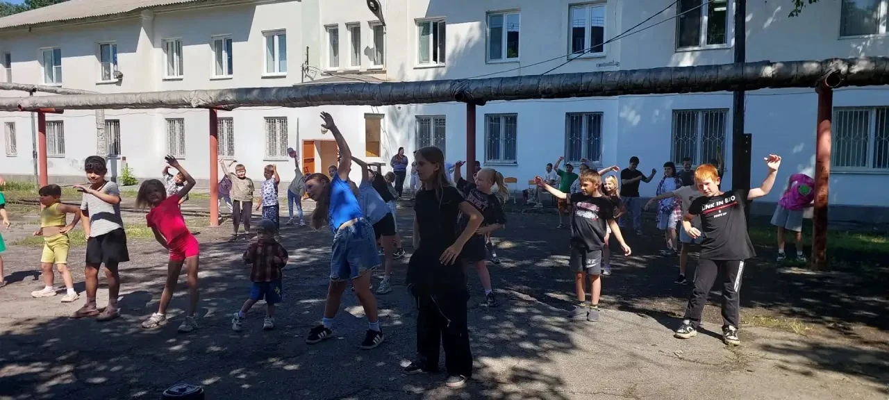 Зарядка в пришкольном лагере «Радуга»🌈