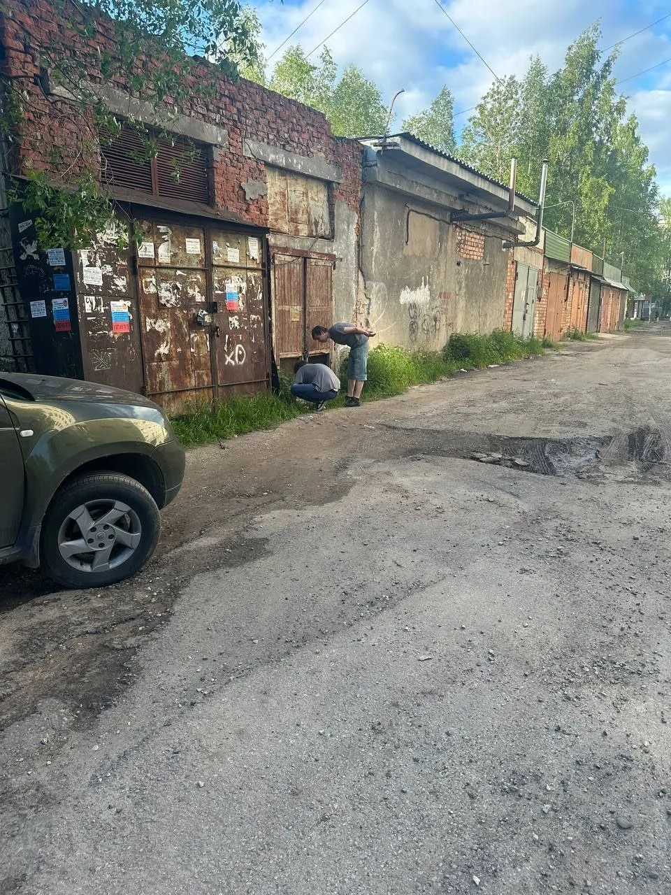 В Сыктывкаре на Коммунистической ищут клад?