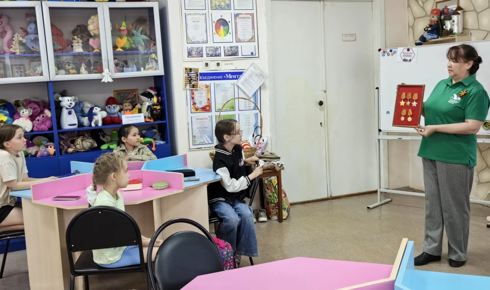 🇷🇺 Активисты первички «Движения Первых» нашего Дворца в преддверии Дня Победы провели...