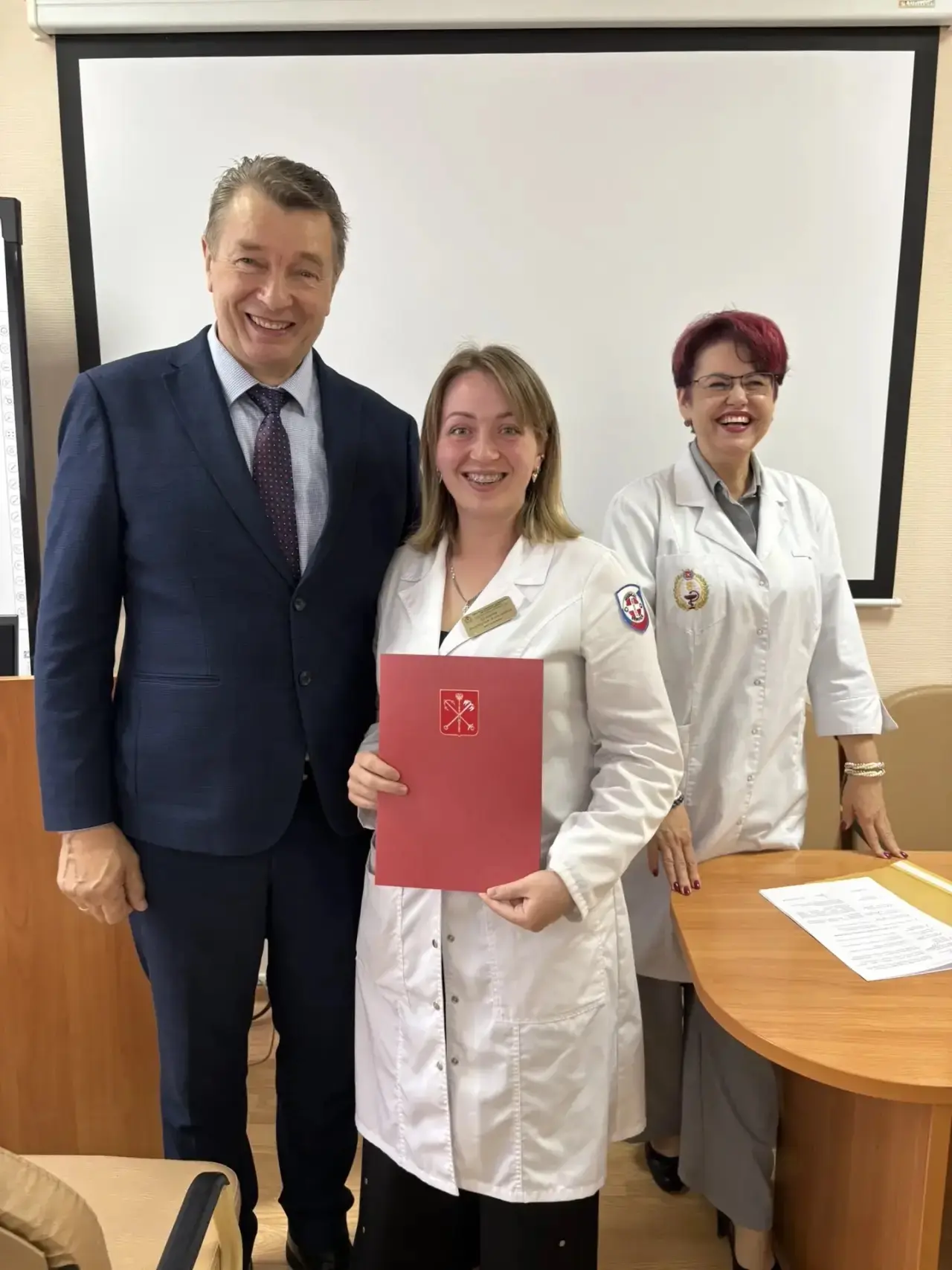 🏥 В преддверии Дня медицинского работника в Городской поликлинике №8 прошло торжественное поздравле