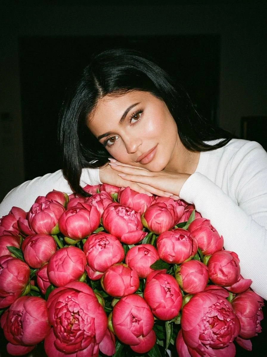 💐 Фото с букетом пионов