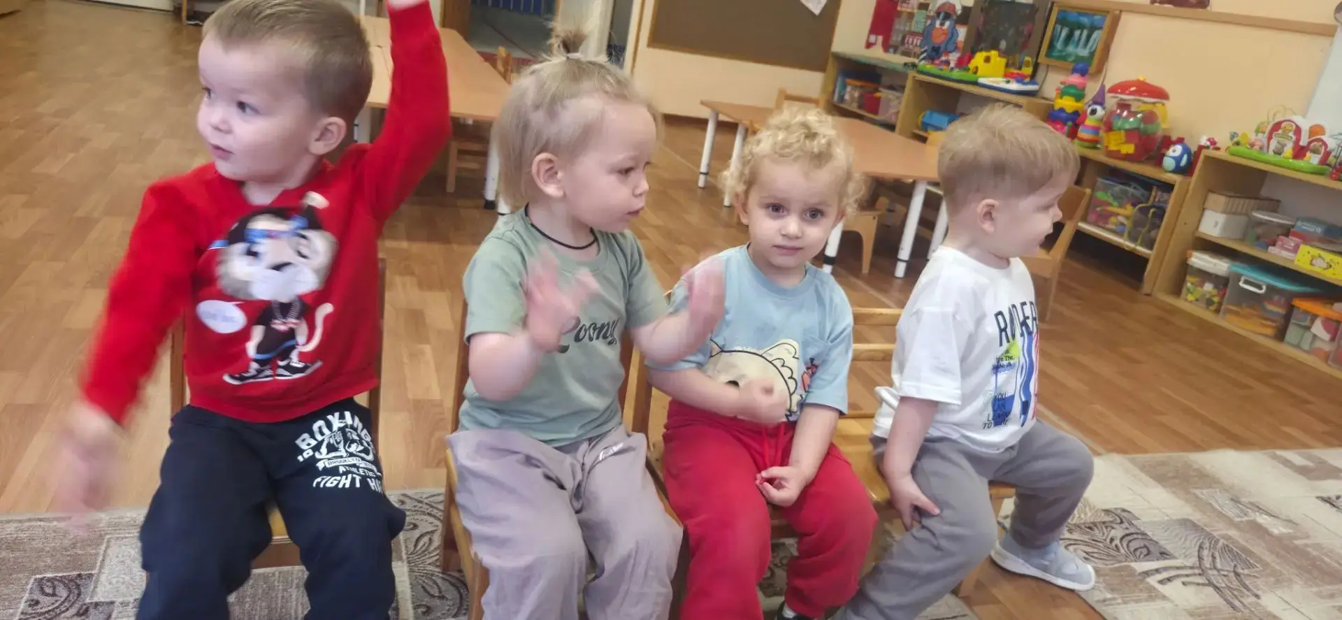 🧸 Самые маленькие воспитанники группы «Малышарики» только-только пришли в детский сад,...