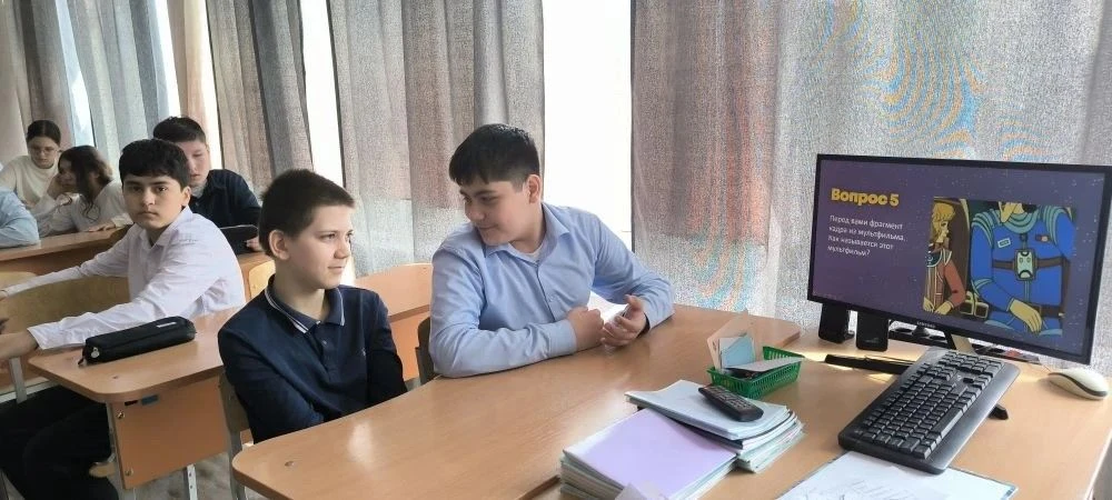 🚀 Сегодня в нашей школе в рамках Недели космоса прошли классные часы, посвященные Дню космонавтики 🚀