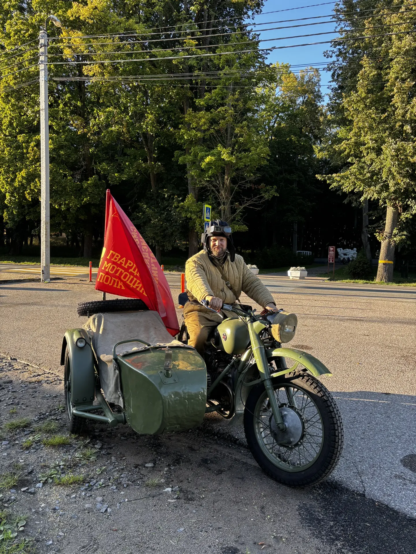 Отличного настроения и плодотворного завершения трудовой недели, друзья!