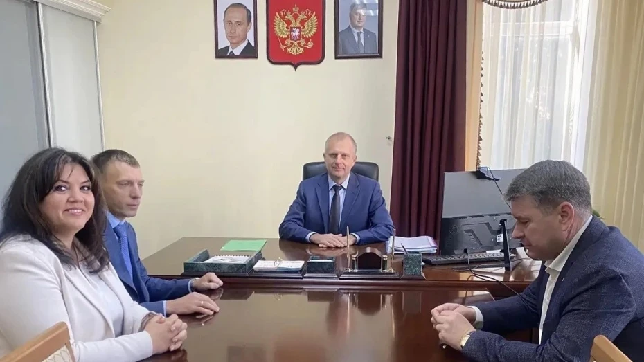 Евгения Шаталова представили коллективу министерства лесного хозяйства