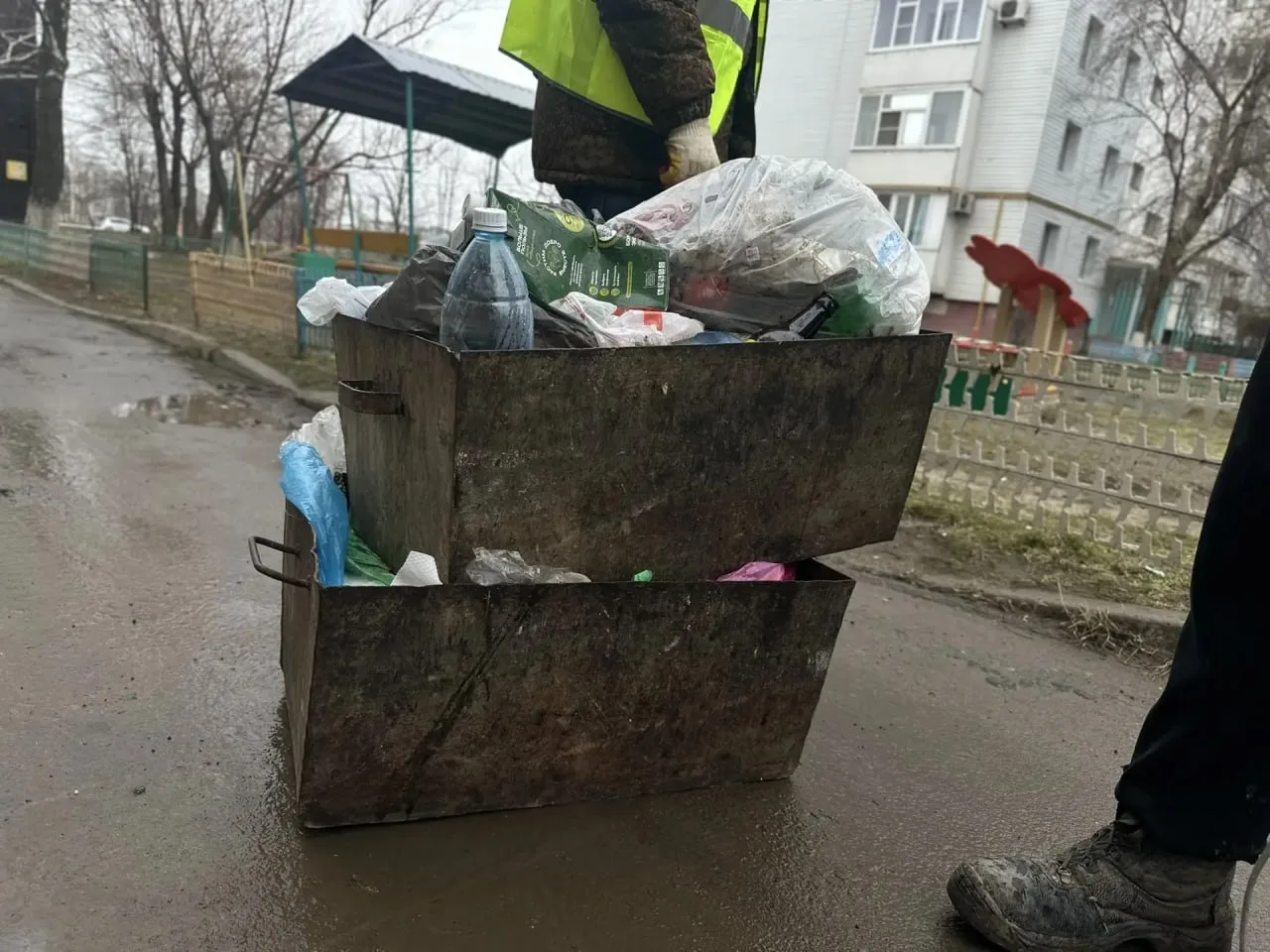 В Волгодонске до сих пор пользуются металлическими баками. Подобная система была обкатана еще в СССР