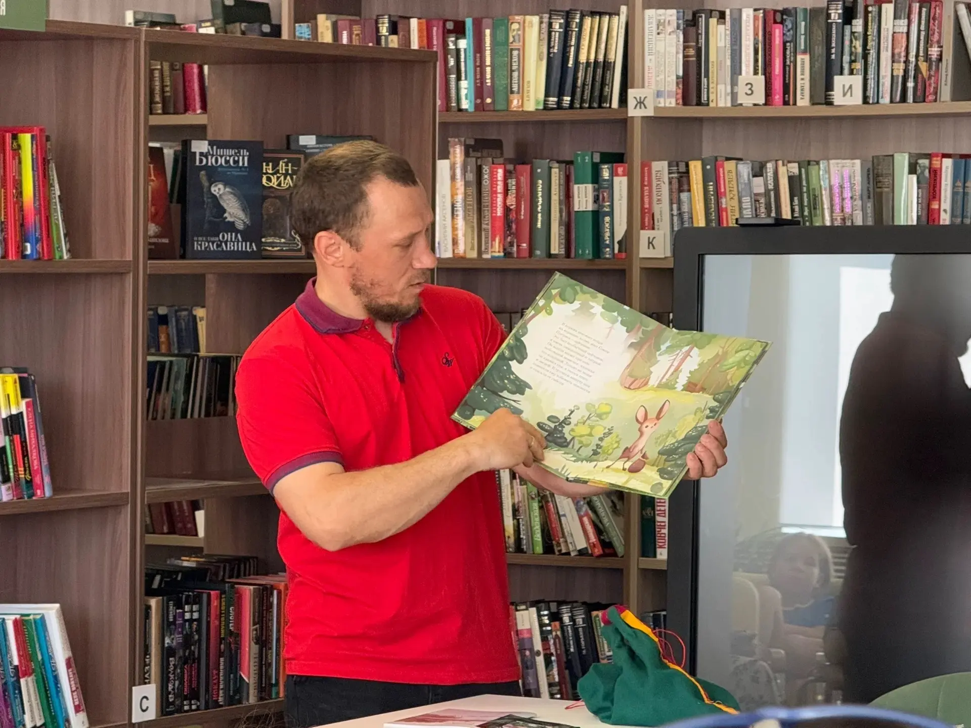В Сургутском районе проходят творческие встречи с писателями 💬

📚 Так, в Сайгатиной и Высоком Мысе