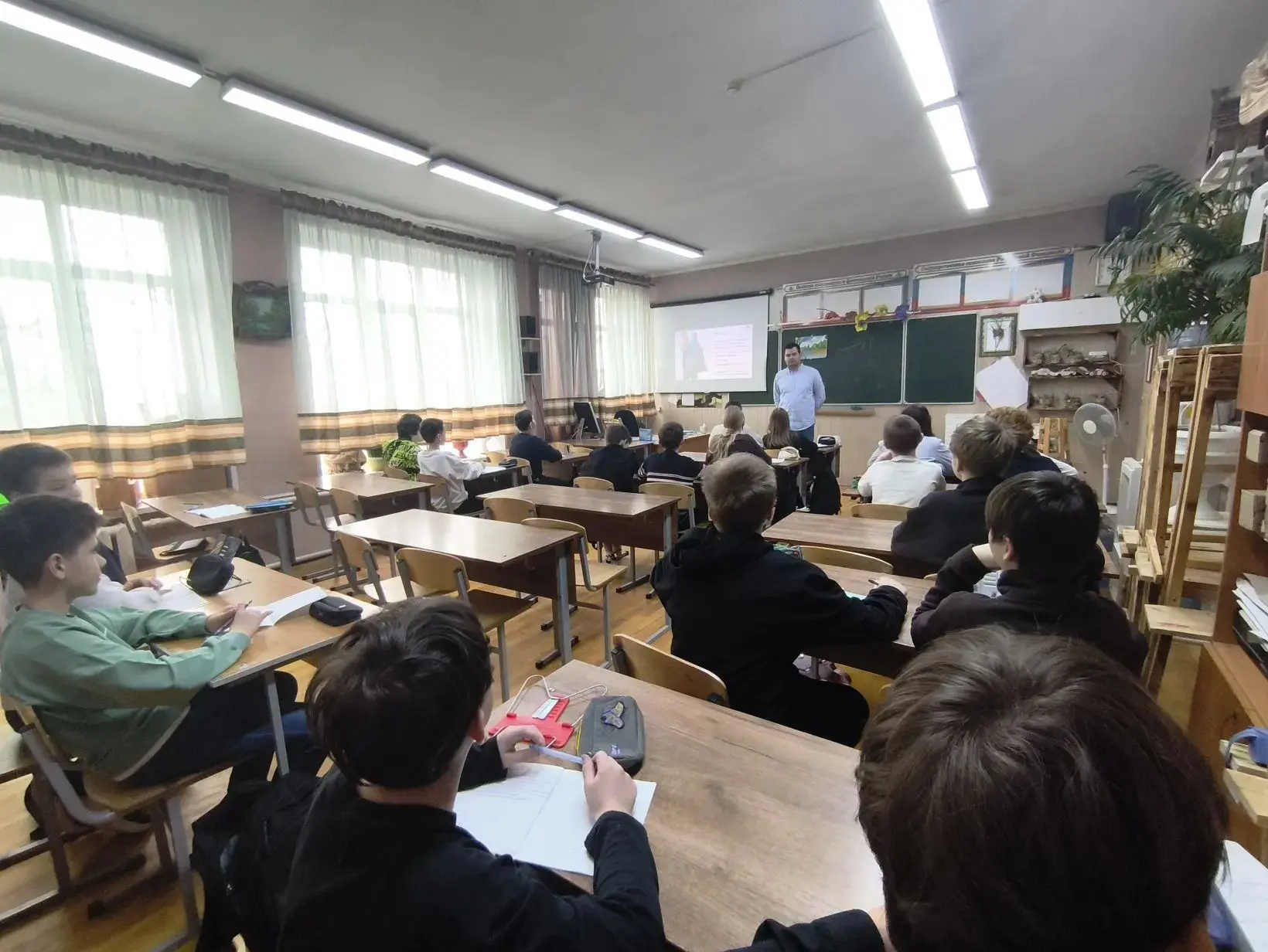 Ученики 5 Д класса приняли активное участие во Всероссийской просветительской эстафете «Мои финансы»
