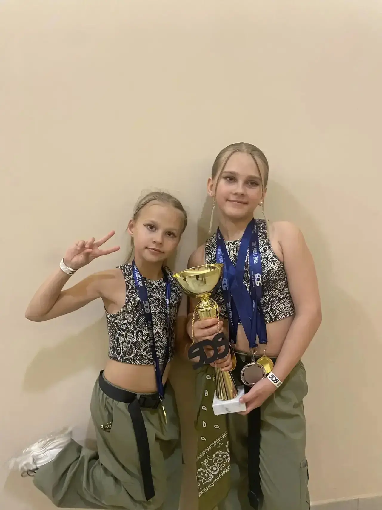 В городе Ростов-на-Дону 17 мая прошёл чемпионат ЮФО по танцам. 🎶💃  Наши юные звёздочки, ученицы 2 «Д