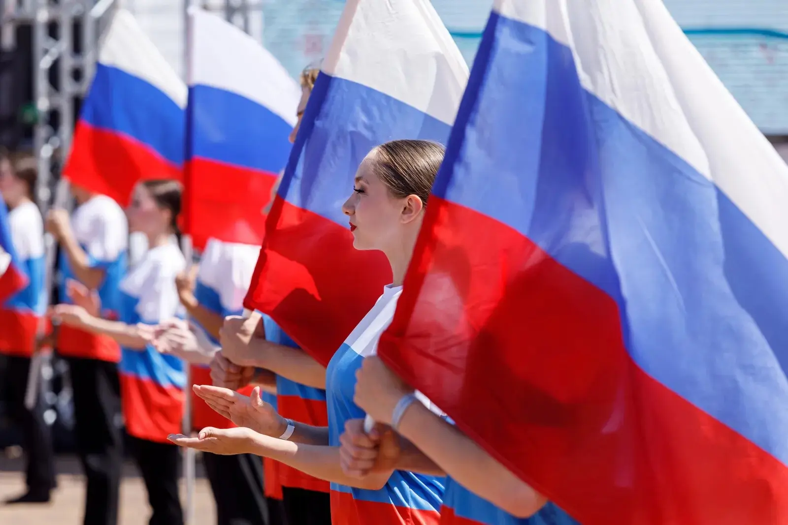 Дорогие жильцы!
От имени Управляющей компании «Полюс» поздравляем вас с Днём России!
Этот праздник —
