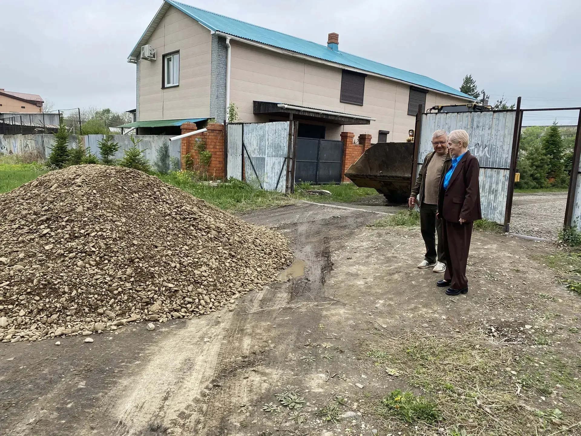 🚜 Помощь школе: оперативно реагируем на просьбы жителей и педагогов  И. о. директора школы №2 Ольга 