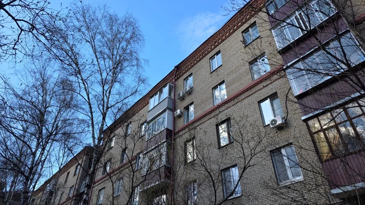 В Люберцах на Волковской улице закончили ремонт крыши  🏠 В доме № 7 подрядчик завершил капитальный р