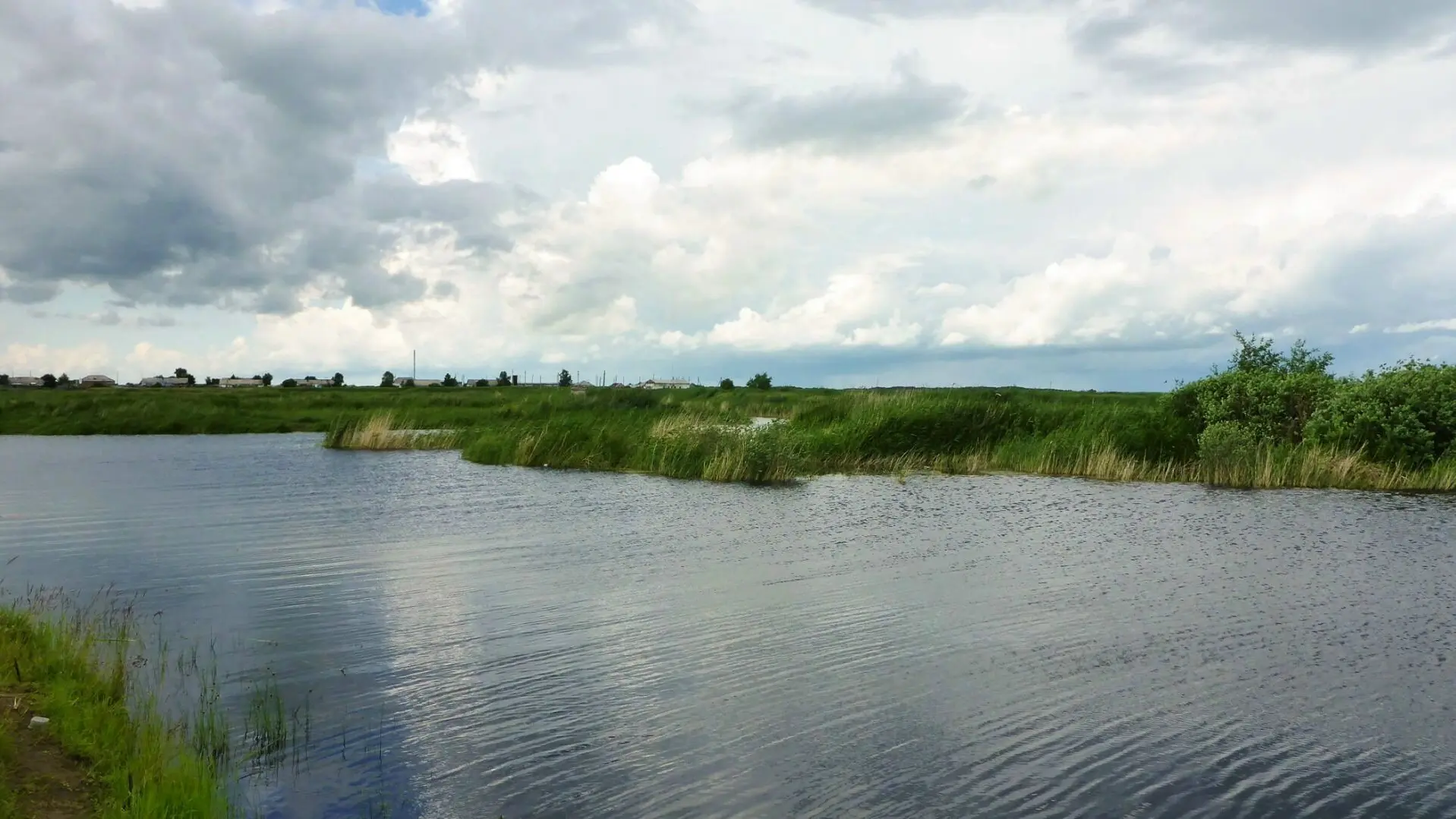 В Свердловской области до конца сентября обследуют 37 водоемов