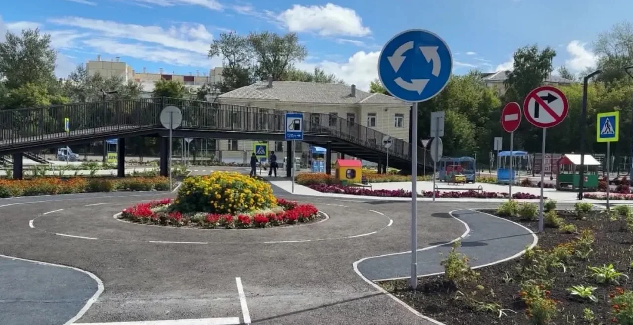 ❗️Детский автогородок открылся в Тракторозаводском районе на улице Котина

Действует он на базе детс
