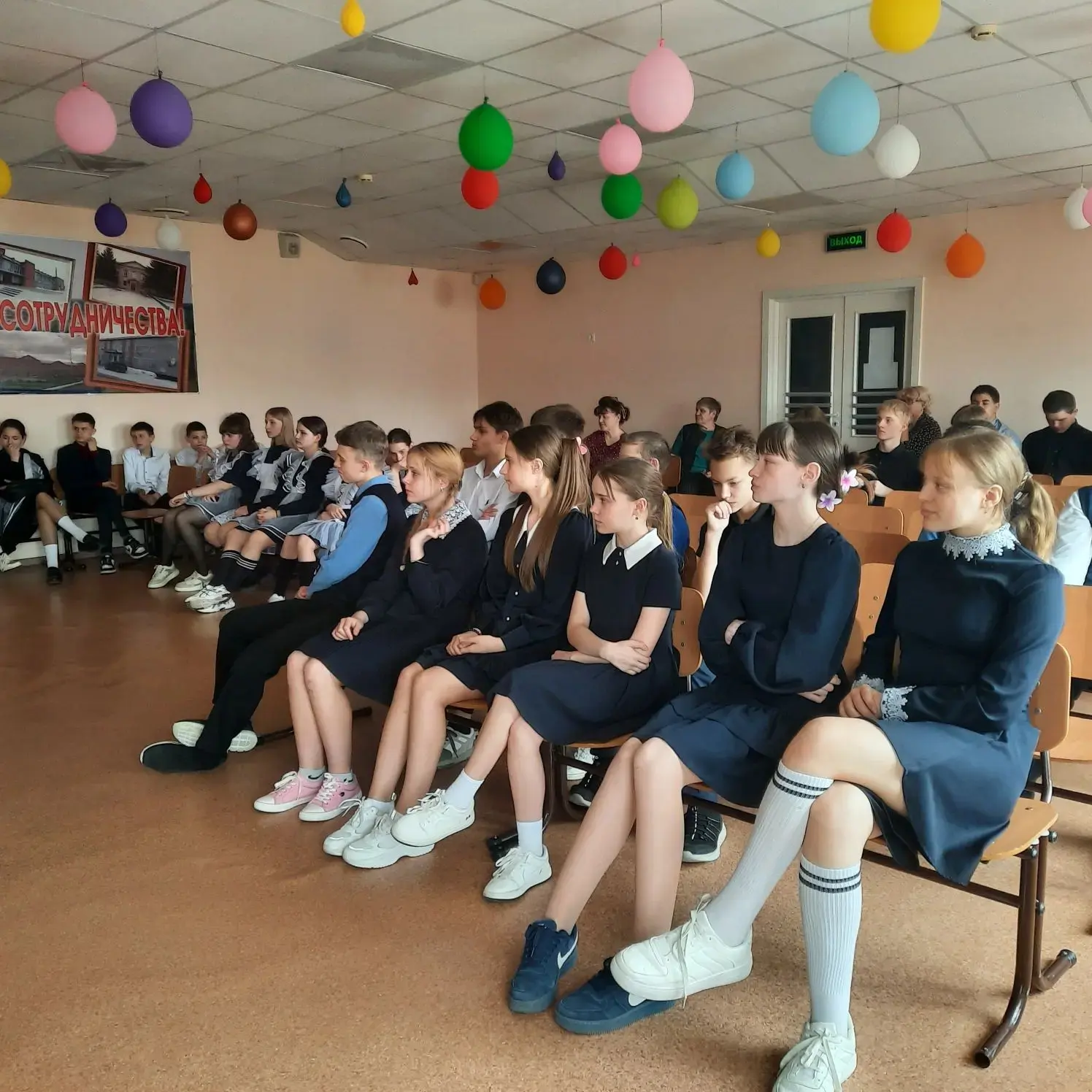 В каникулярное время в рамках работы летнего оздоровительного пришкольного лагеря "Алые паруса" прош