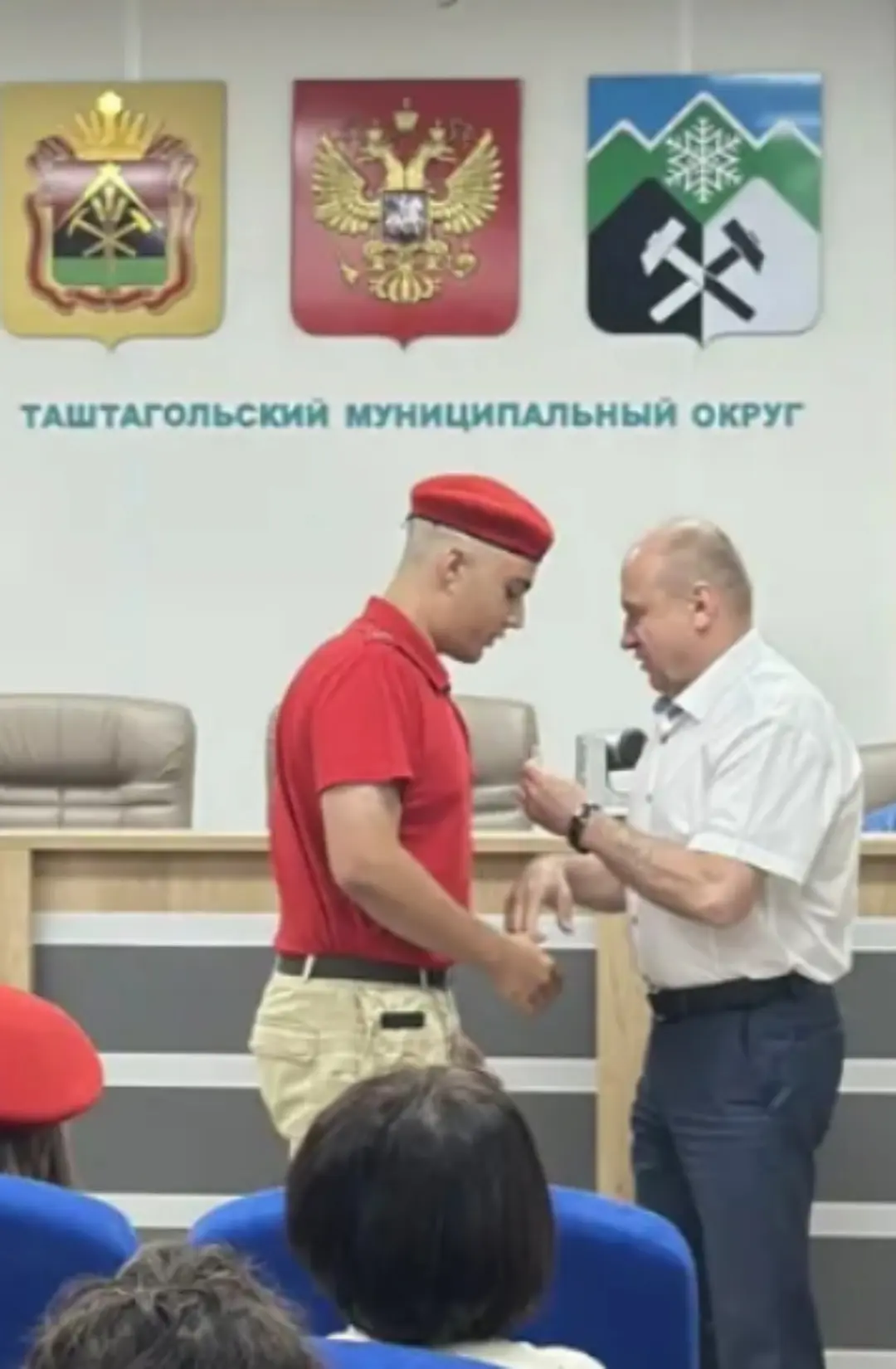 🏅 «Наши юнармейцы — гордость школы!»

22 июня на торжественном приёме глава Таштагольского муниципа