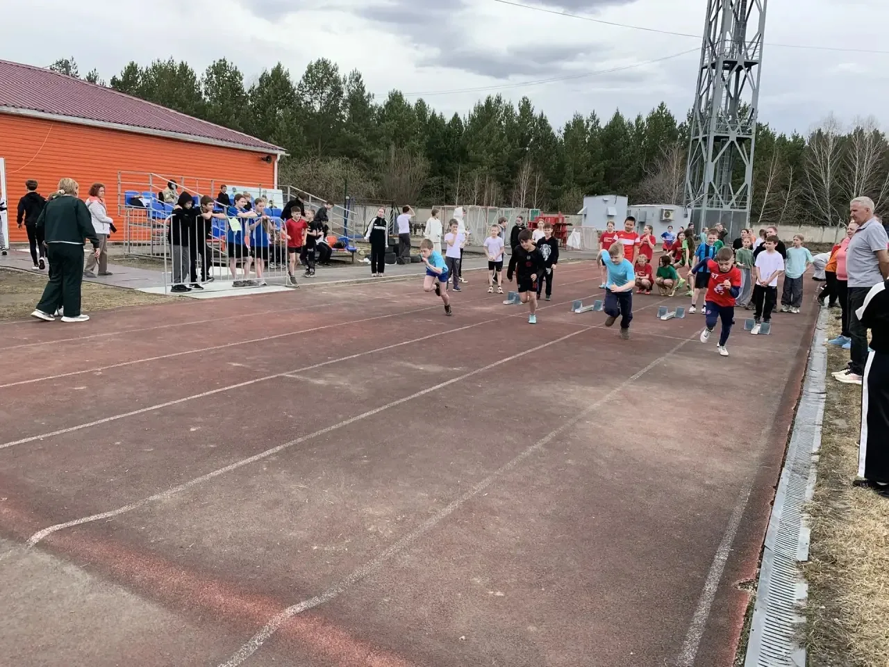 Спортивные новости лицея! 🏆  🏃‍♂️ 27–28 апреля 2026 года на стадионе «Торпедо» прошли соревнования п