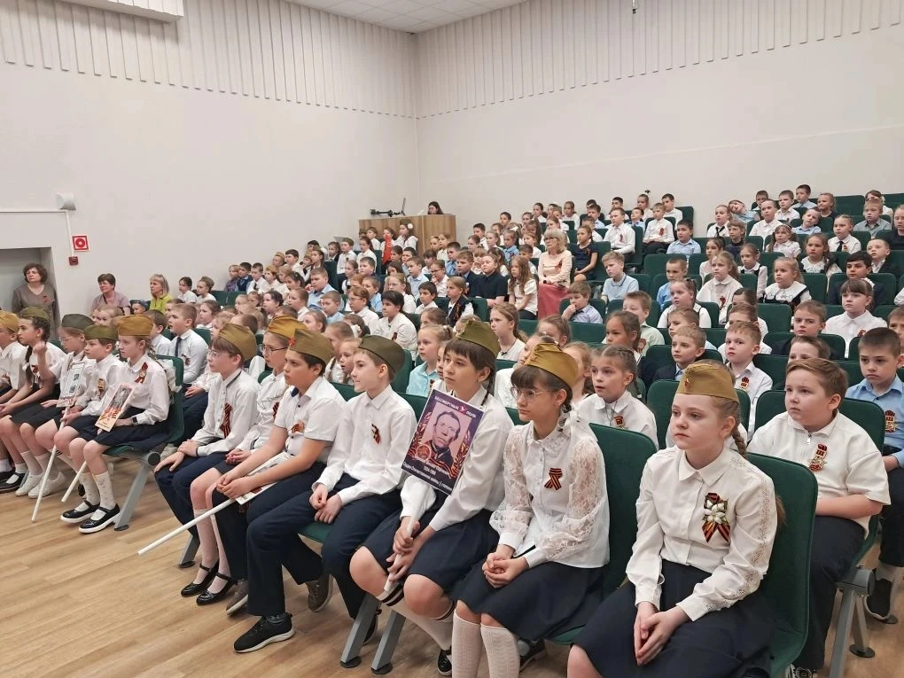 🎖️ ВЕЛИКАЯ ПОБЕДА 🎖️   Сегодня в начальной школе состоялся концерт к 81-летию Победы в Великой Отече
