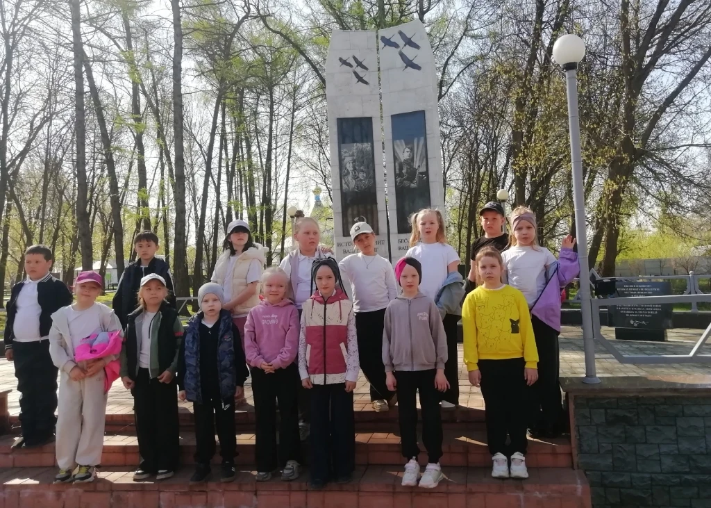 Помним, через рассказы наших близких, о вкладе в дело Победы наших прадедов. Мы – Орлята России. Сег