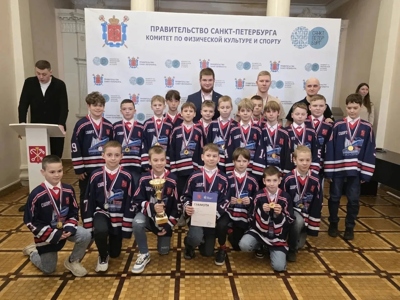 🏆🥇Тихонов Иван из 4 «Б» класса стал победителем Всероссийского соревнования «Золотая шайба», которое
