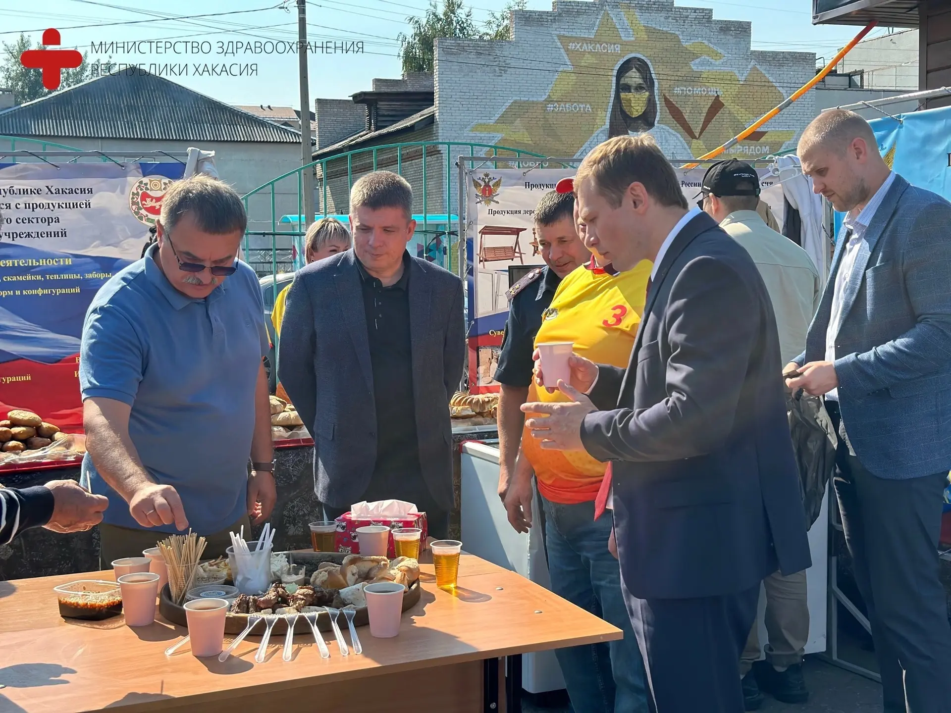🌻Министр здравоохранения Хакасии посетил губернаторскую ярмарку