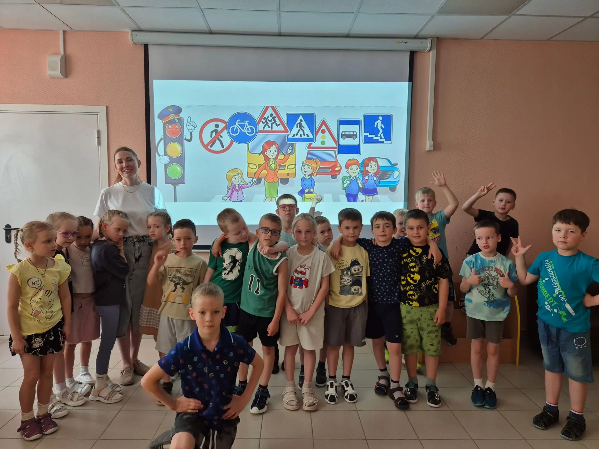 16.06.2026
"Орлята" учатся быть осторожными: веселая викторина по ПДД в детском саду № 3

Сегодня ре