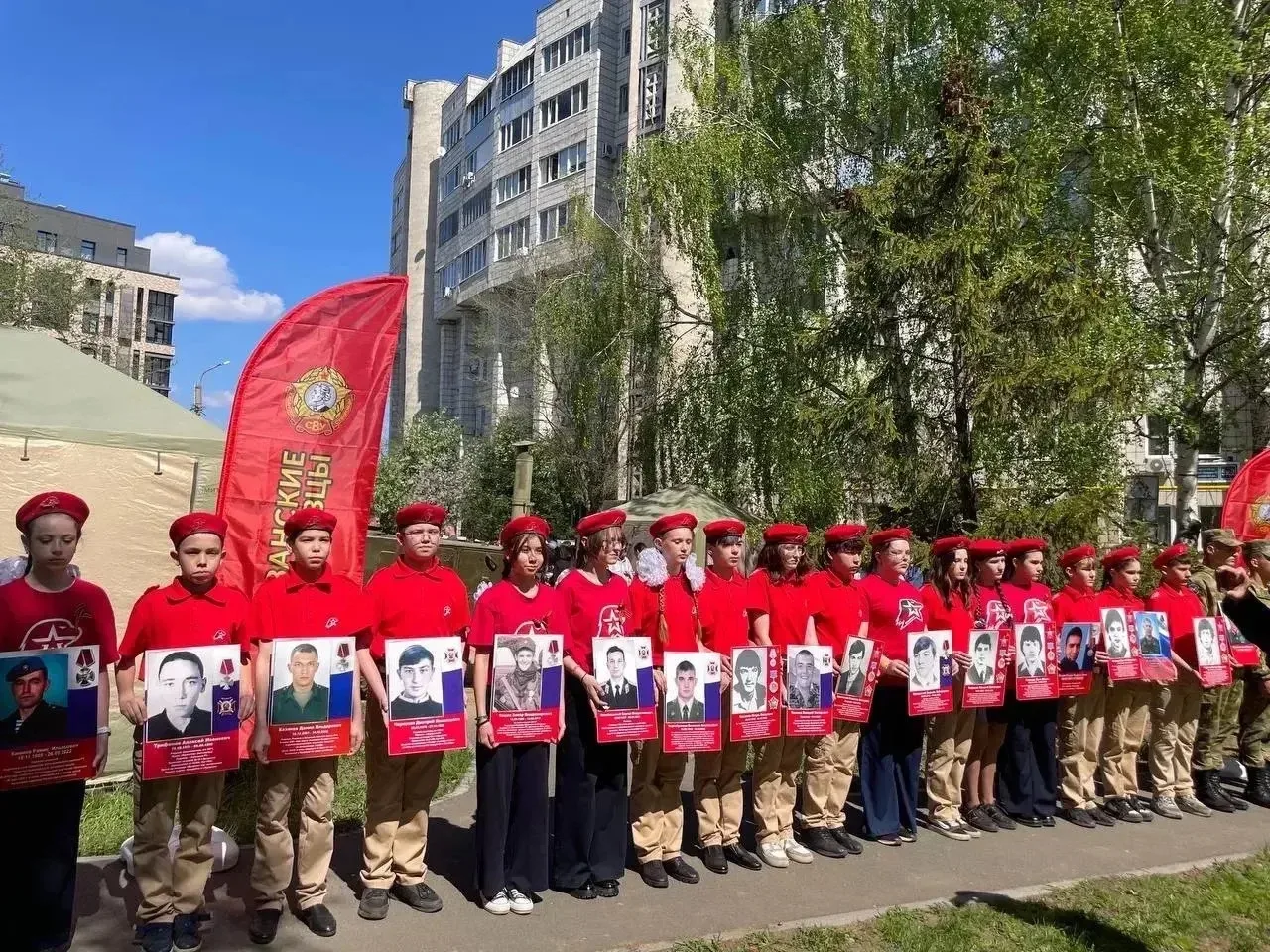 Юнармейцы отряда им. С.В. Коновалова почтили память героев 🇷🇺🎗️  7 мая наш юнармейский отряд принял 