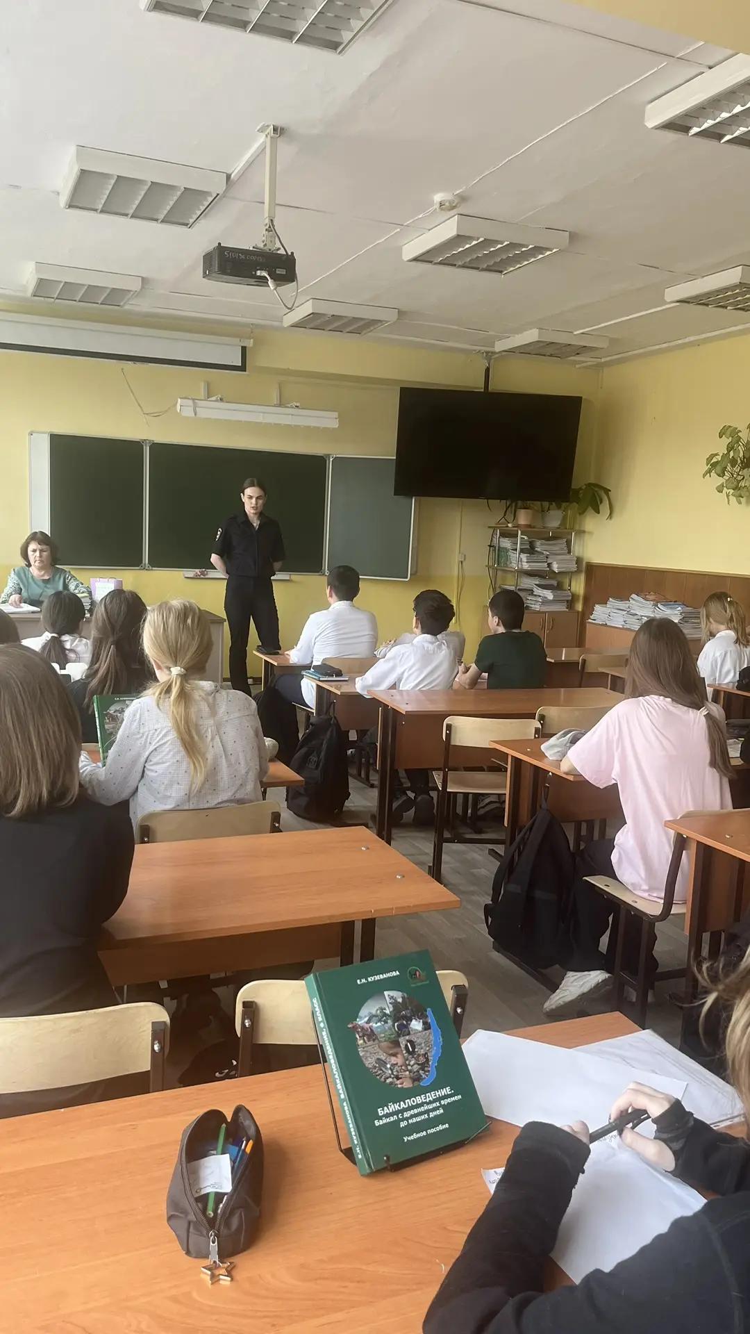 ⚖️Правовой десант ⚖️ Инспектор ОДН ОП-2 Кристина Юрьевна Ш. в рамках профилактического мероприятия «