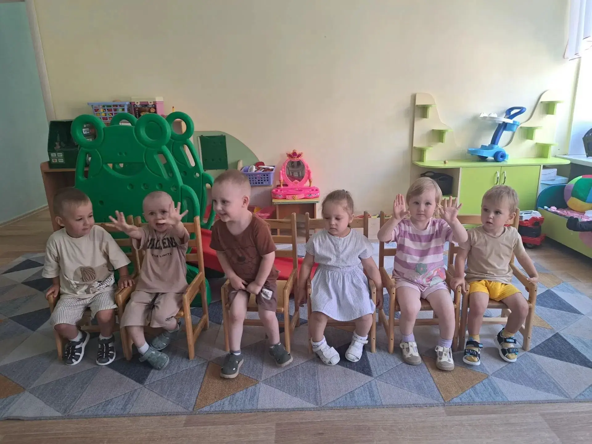 "Маленькие герои большого дня"