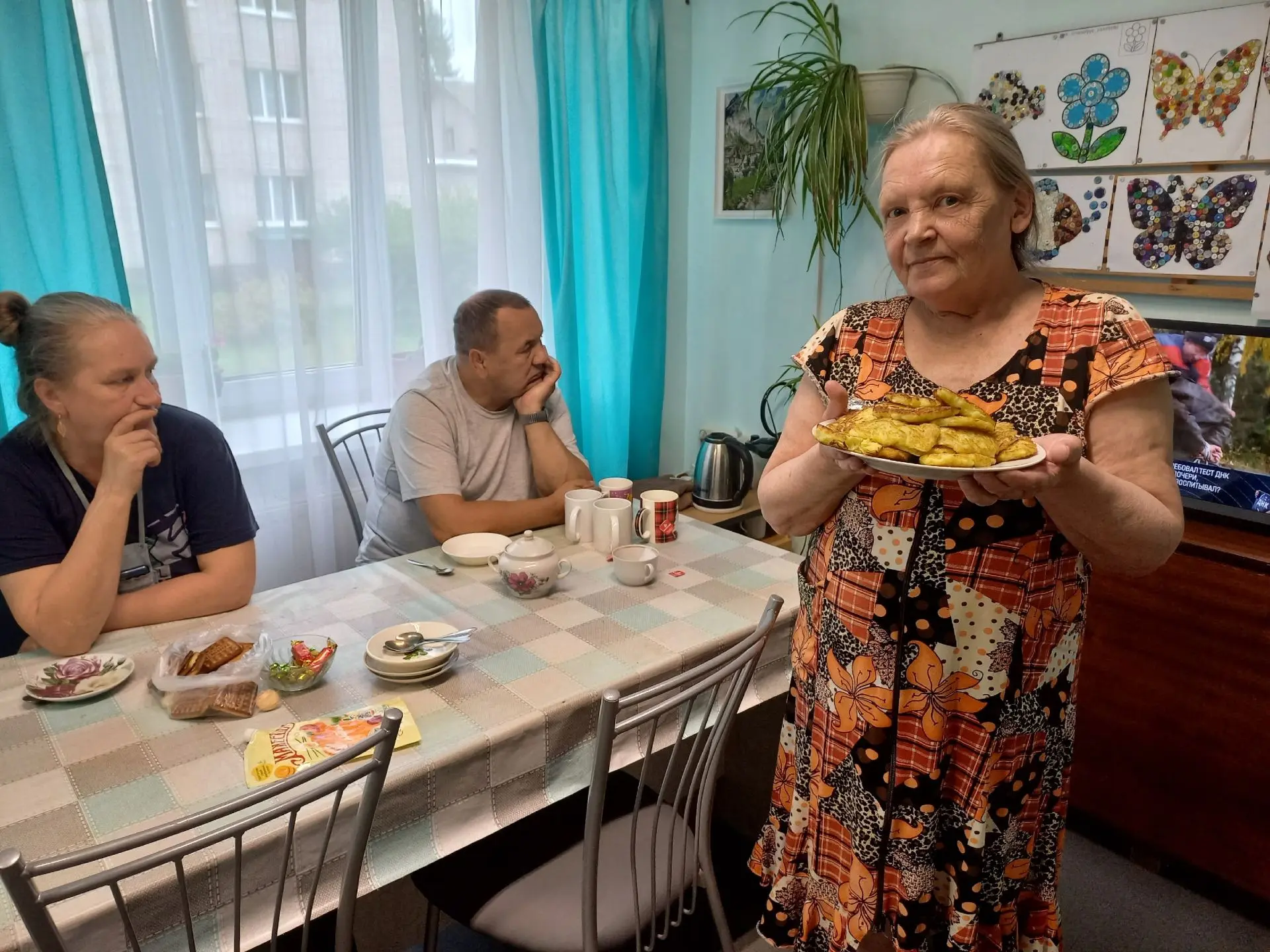Тепло на сковороде: как мы пекли счастье с бабушками и дедушками