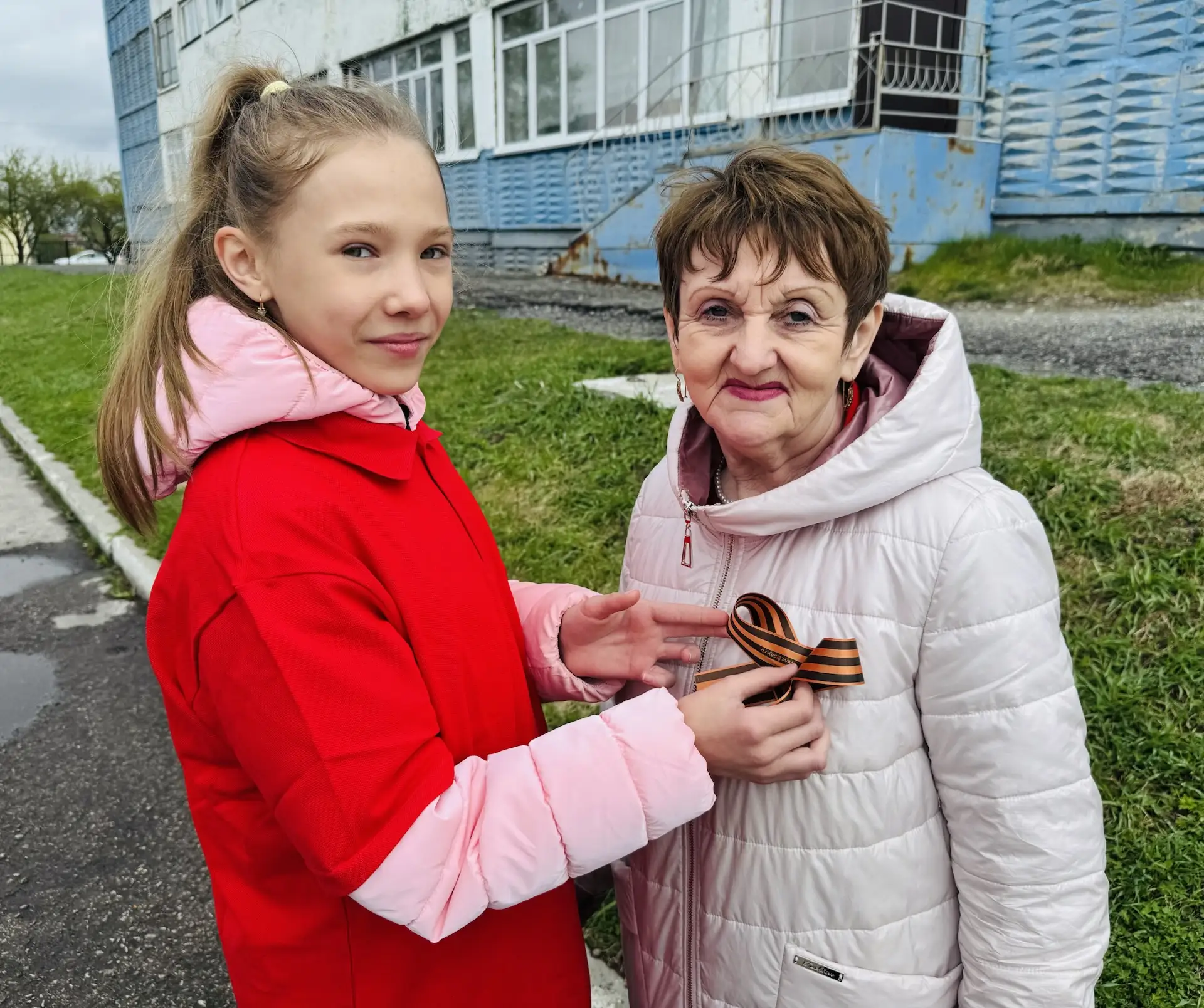🎖️Всероссийская акция «ГЕОРГИЕВСКАЯ ЛЕНТА» 🎗️ 7️⃣ мая наш школьный двор наполнился особой атмосферой