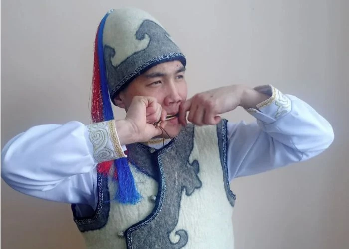 Сотни уникальных алтайских народных песен записали участники творческой экспедиции проекта «Родники.