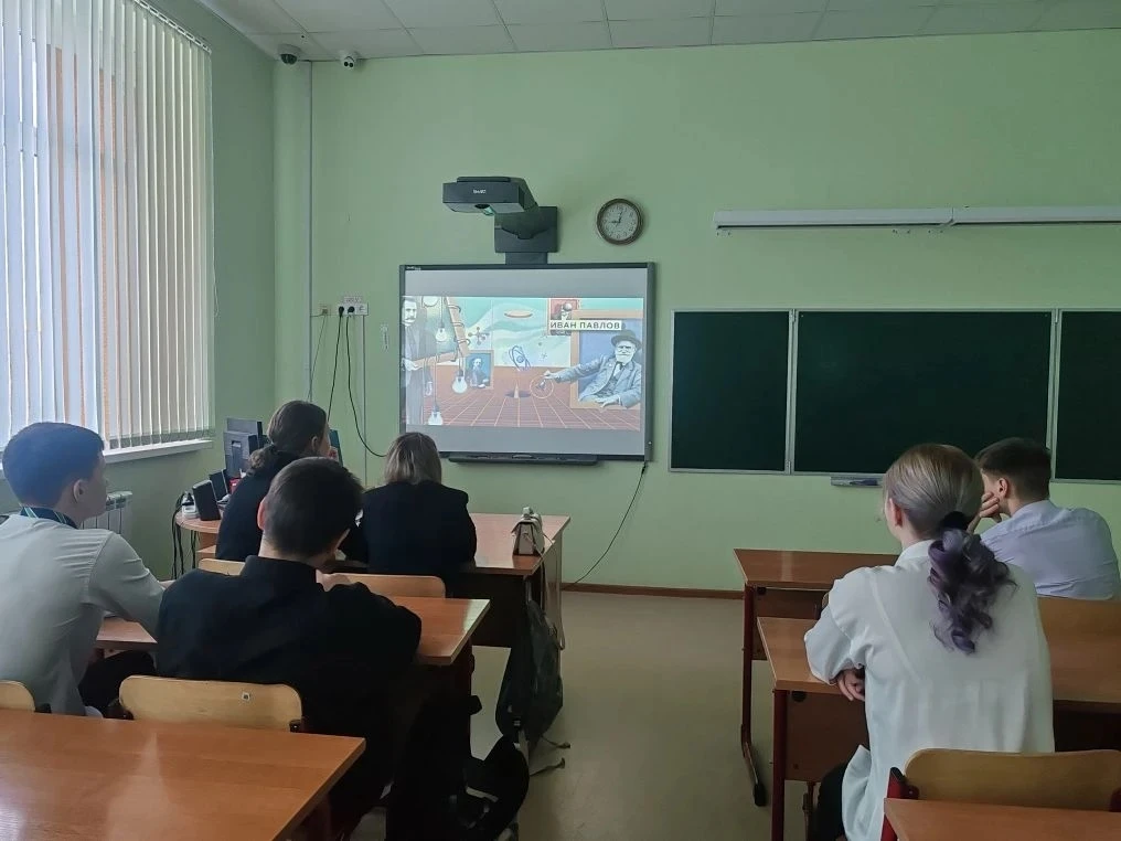 📆🔬Сегодня в каждом классе нашей школы в рамках курса разговоров о важном, состоялось обсуждение на т