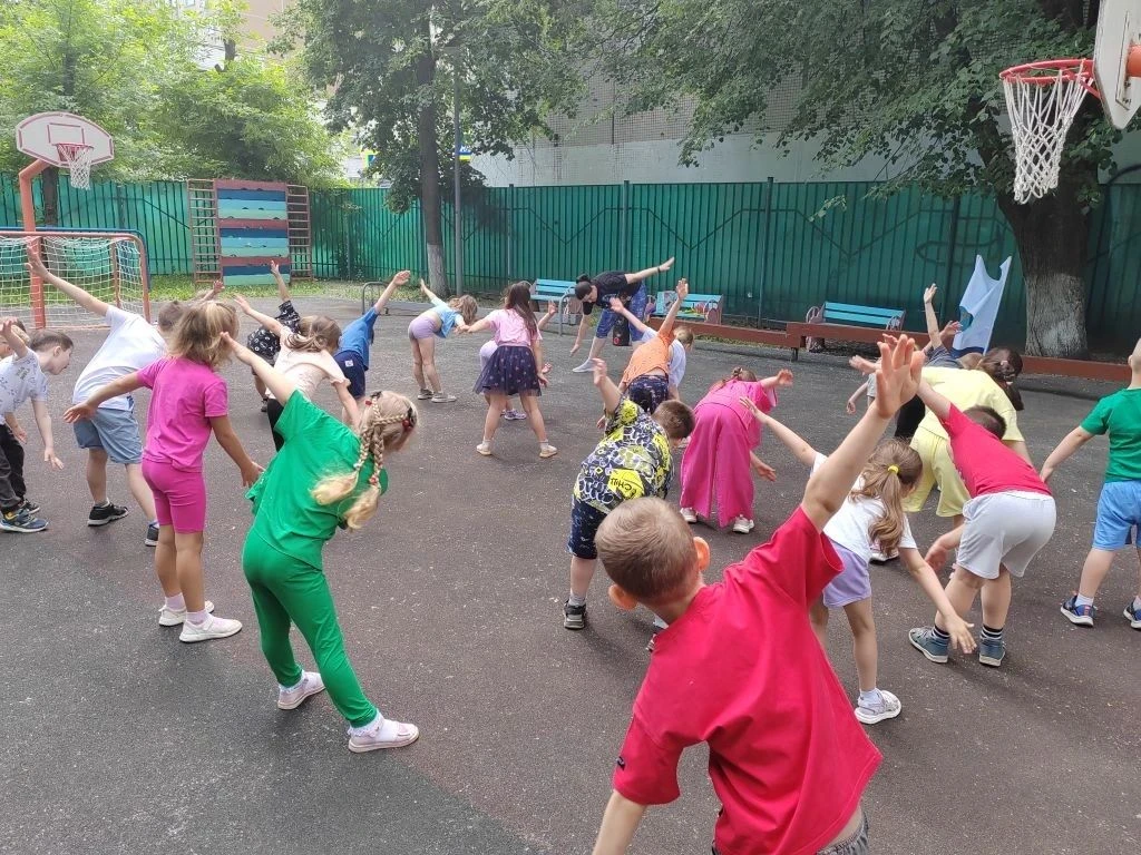 🏆 День спортивных игр в детском саду "Сказка"

💡 В детском саду "Сказка" прошел яркий и веселый Де