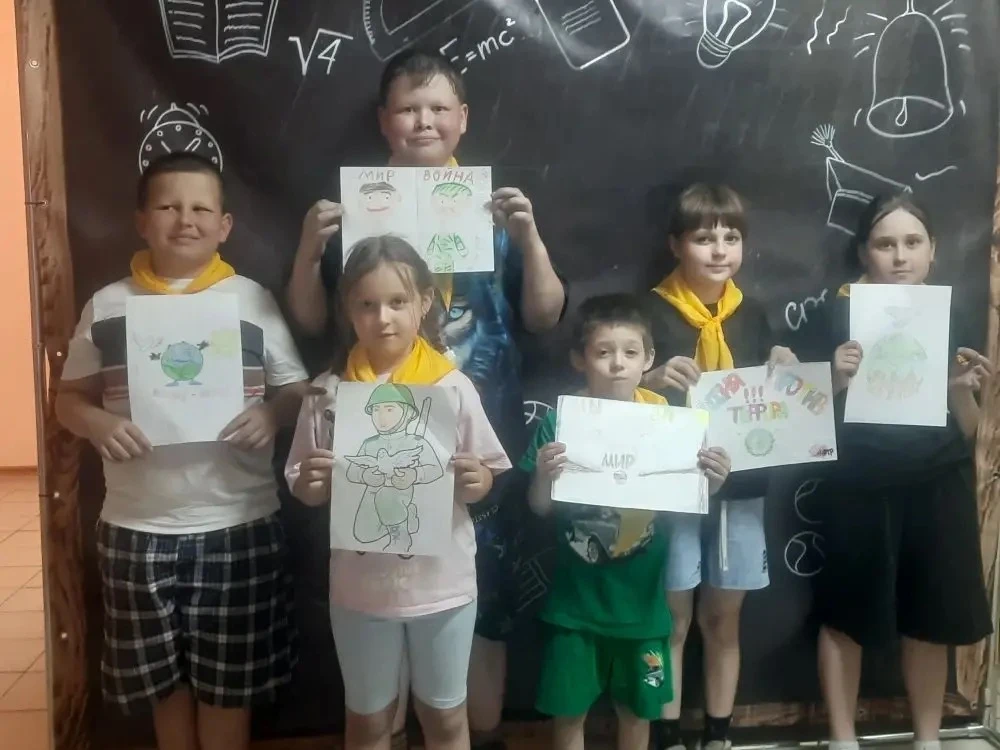 Наши юные таланты поразили своей глубиной мысли и мастерством на конкурсе рисунков, посвященном важн