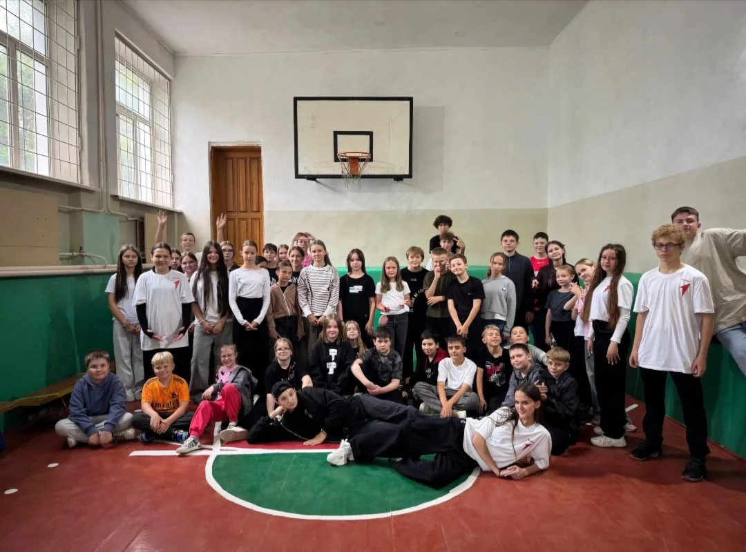 🎨🌸 ☀️ В рамках взаимодействия с местным отделением Движения Первых г. Орска в нашей школе для ребя