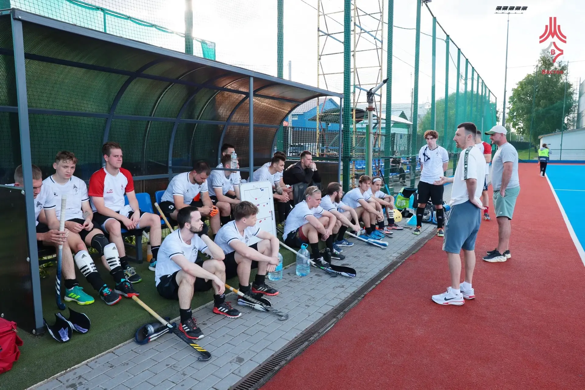 🏑 Накануне наша мужская и женская команды сыграли очередные матчи чемпионатов России по хоккею на т