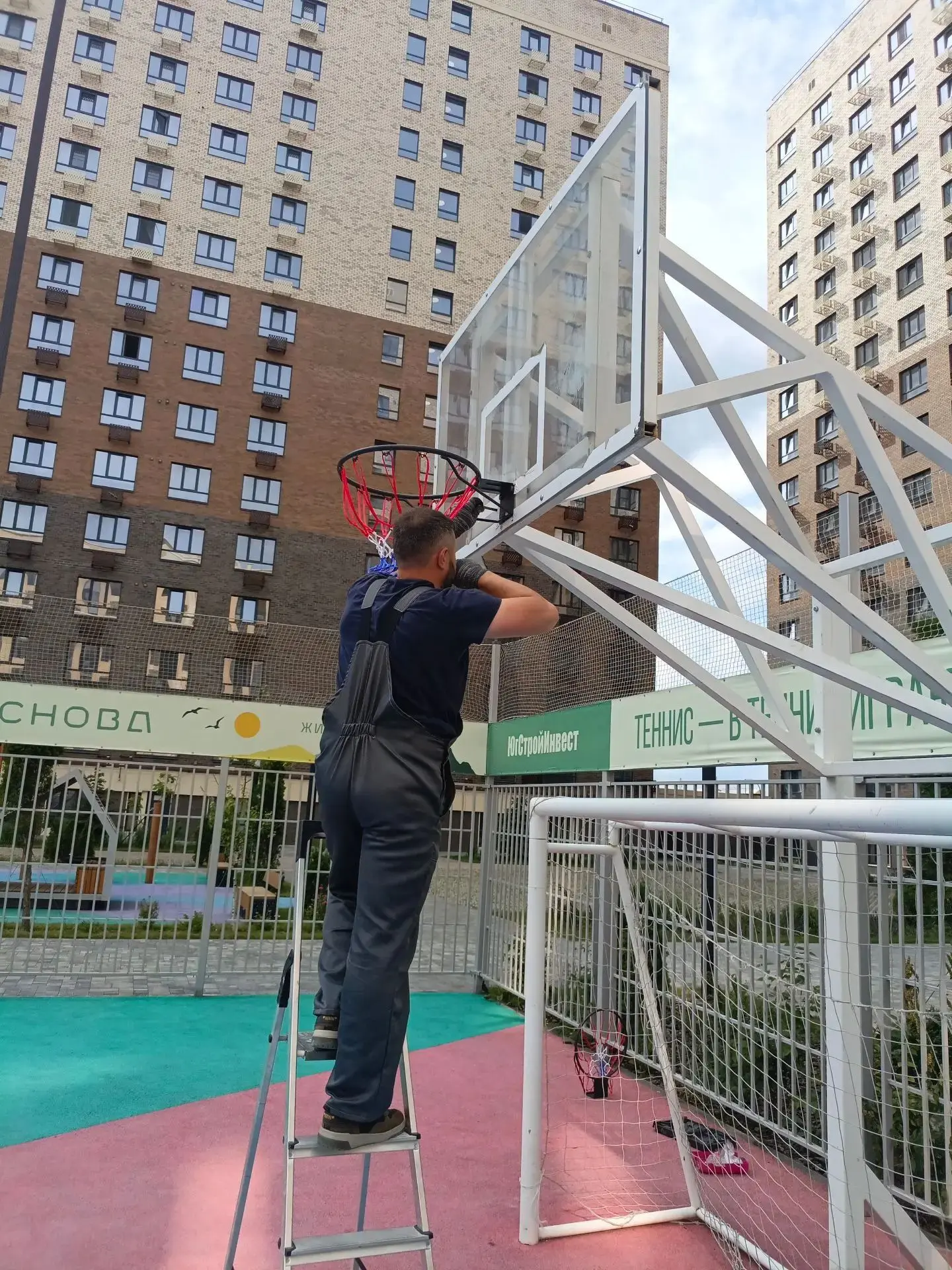 🏘Уважаемые жильцы! 
Делимся с Вами частью проделанных работ за неделю в ЖК "17/77" и ЖК "Основа". 
