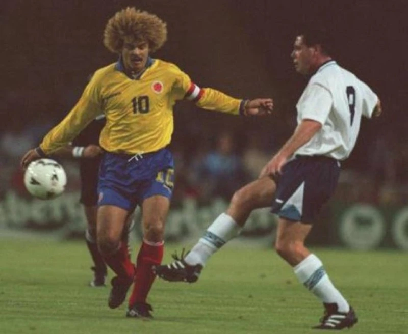 🇨🇴🏴󠁧󠁢󠁥󠁮󠁧󠁿 Карлос Вальдеррама против Пола Гаскойна в 1995 году