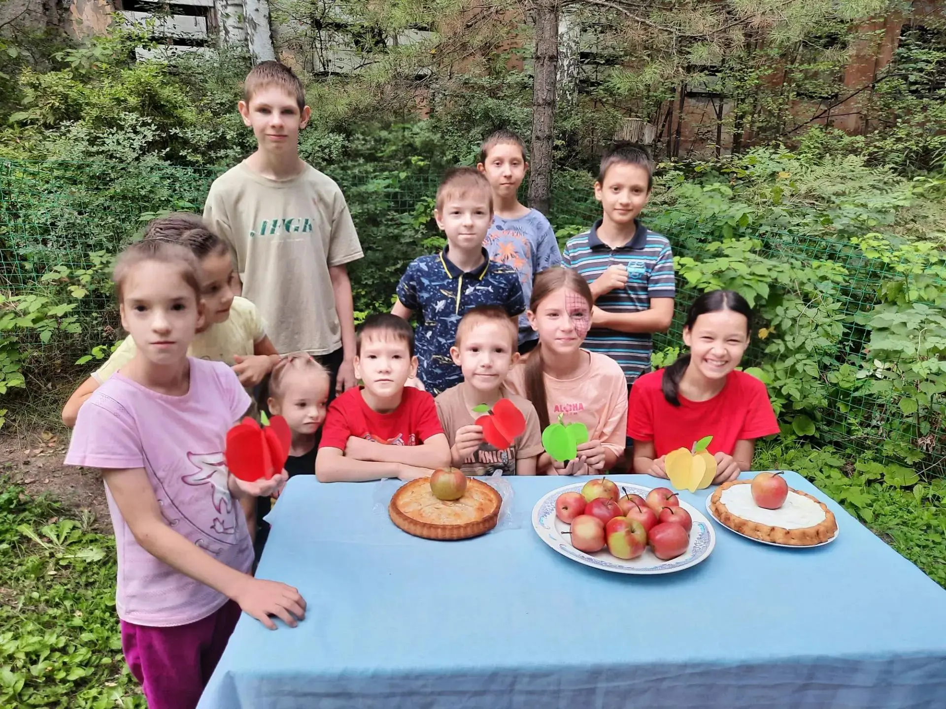🍎 В лагере «Звенящие сосны» 19 августа отметили Яблочный Спас.