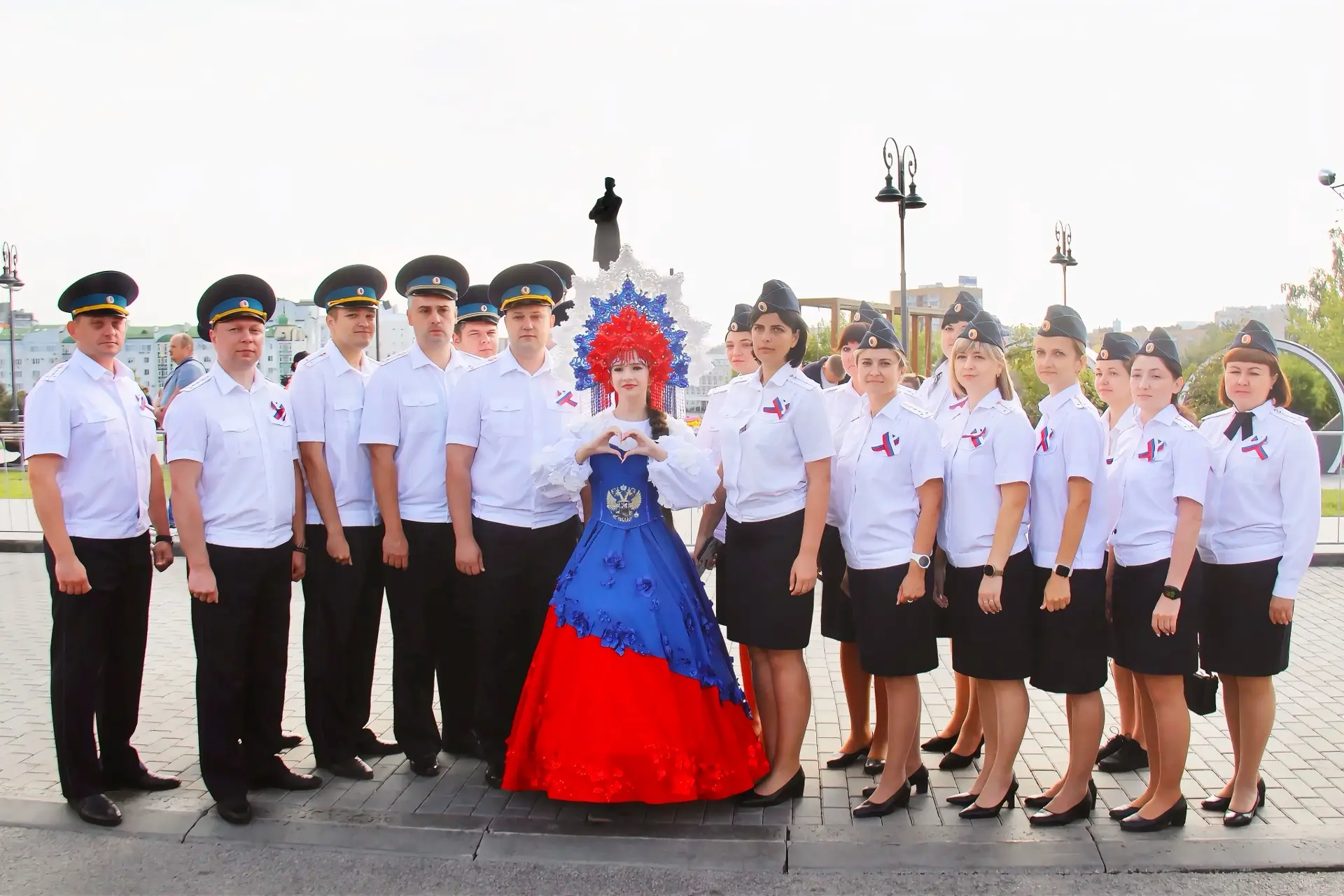 🇷🇺 Орел отмечает День Государственного флага России!