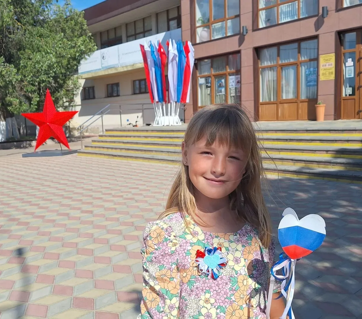 ❤️🇷🇺🎉Сердце России: в День России в Доме культуры "Юность" прошёл мастер-класс по из...