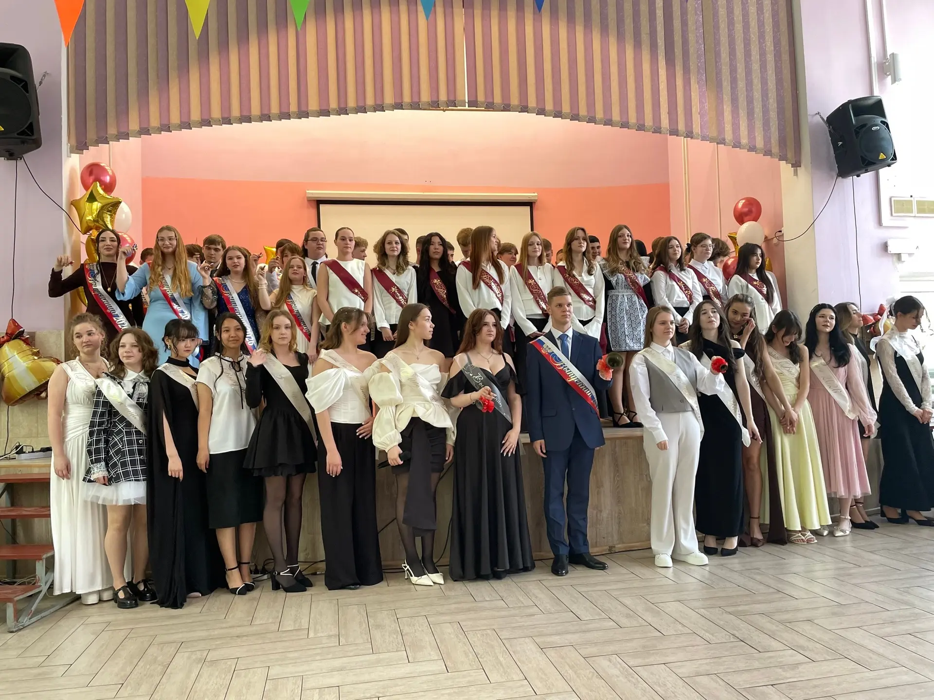 Вчера отзвенели последние звонки для наших дорогих выпускников 🔔🎉🎊
