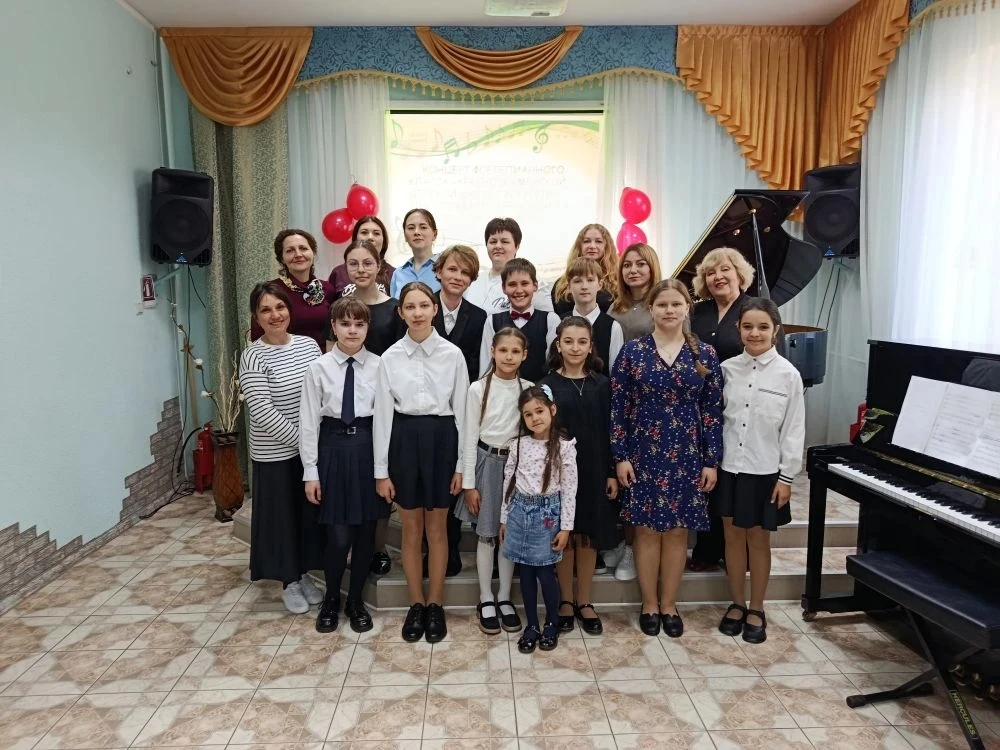 Учебный год в музыкальной школе подходит к завершению. По традиции в фортепианном классе преподавате